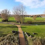 Zonnig In Uniek Gebouw アパート デ ハーン