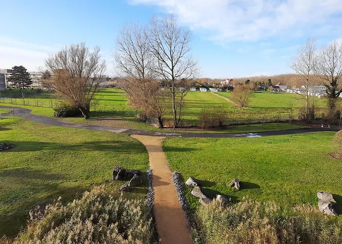 Zonnig In Uniek Gebouw Appartement De Haan